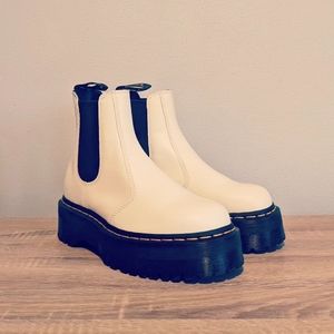 DR. MARTENS 2976 Quad Boot White Smooth Leather NIB Women's Size 8